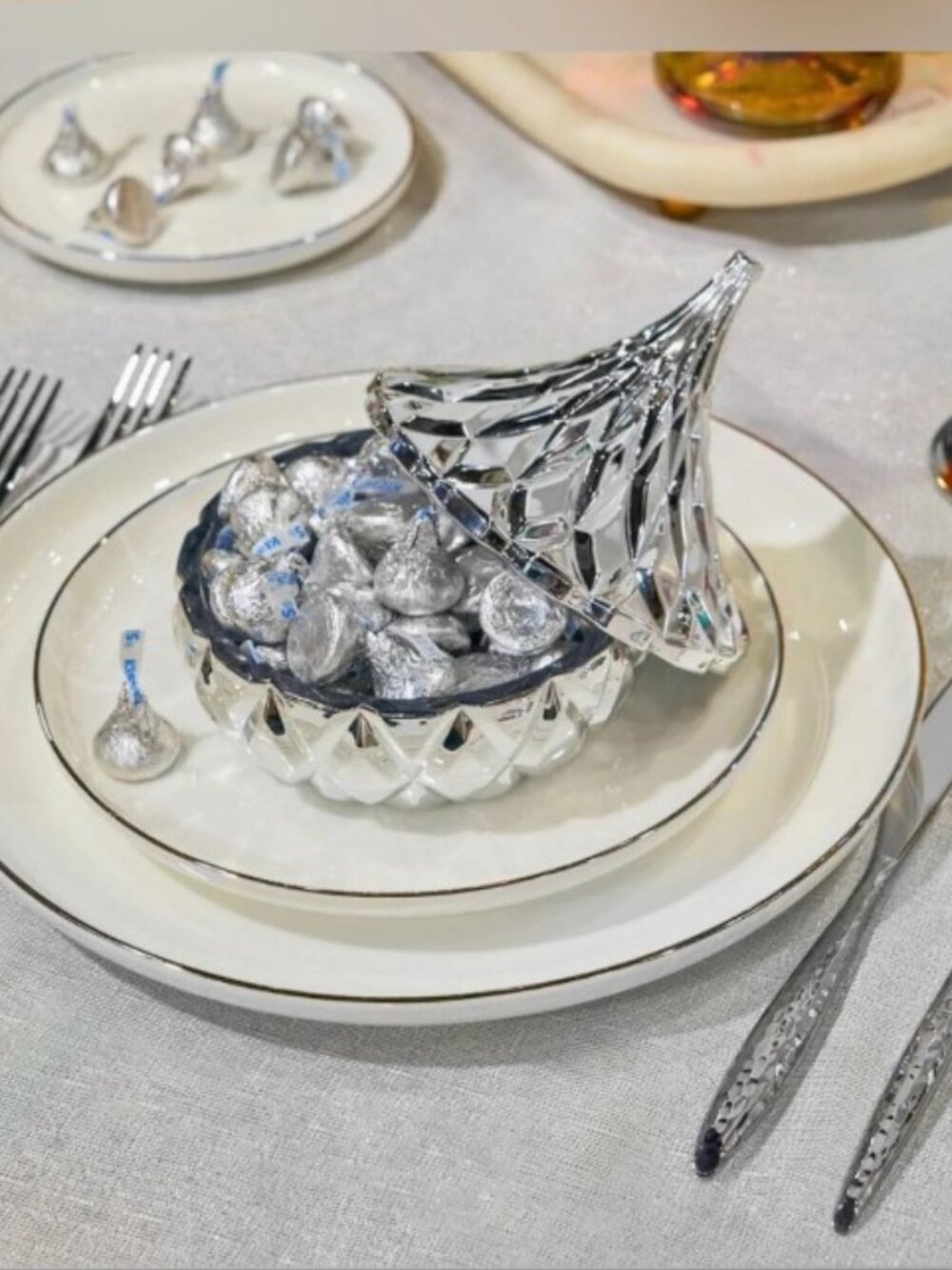 NIB Hershey's Kisses Electroplated Candy Dish with Gift Box